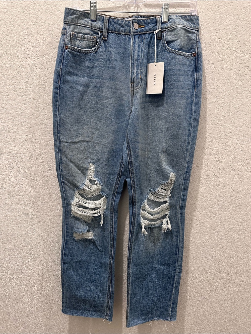 Cello Climbing High Straight Leg Jeans Distressed Light Wash Raw Hem Size 7 NEW